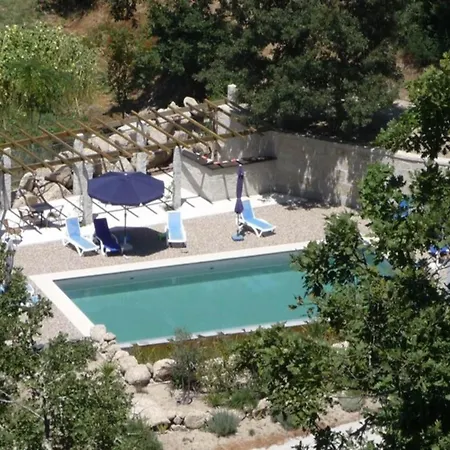 Semi-detached In Covas With Shared Pool * Covas (Coimbra)